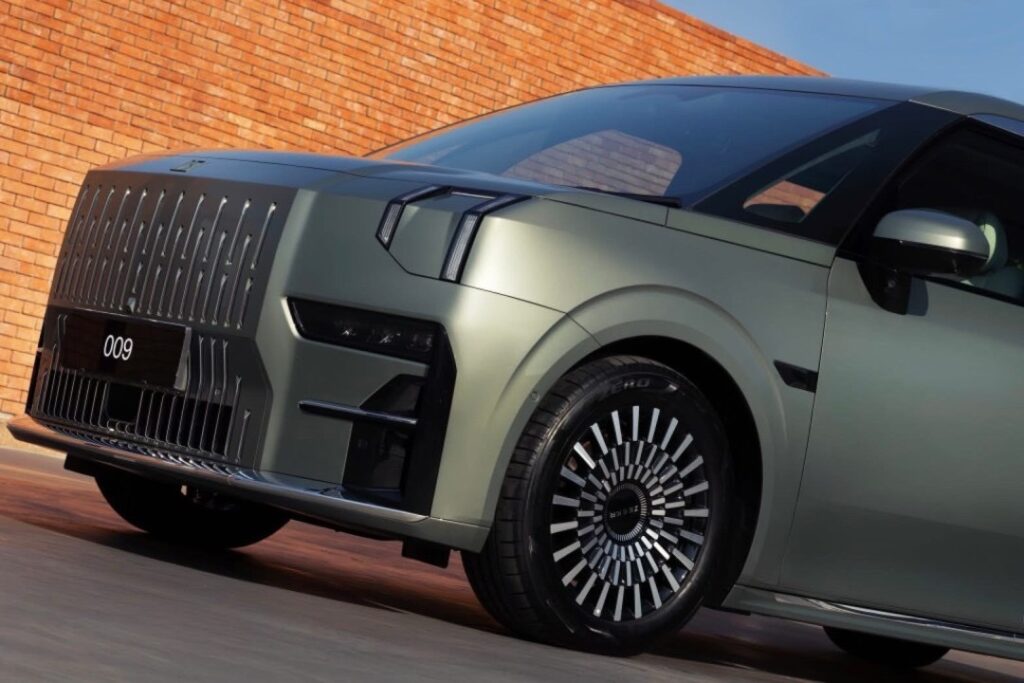 ZEEKR 009 – Pure Electric Luxury MPV by GB Limousine